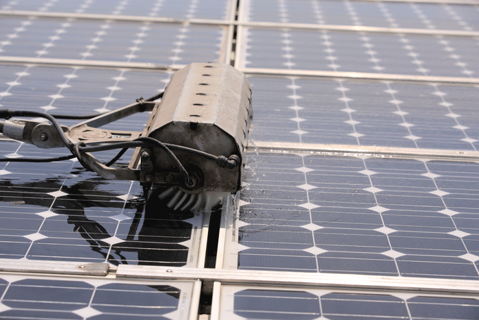 Nettoyer un panneau solaire photovoltaïque : comment faire ?